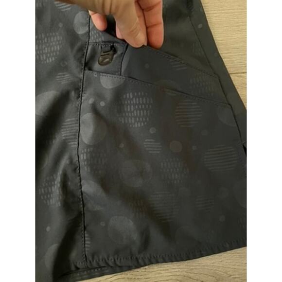 EUC Wonder Wink Gray scrub top w circular pattern imprinted sz large nursing - Picture 4 of 6